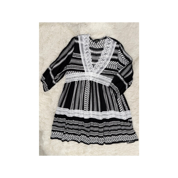 Suzanne Betro Dresses & Skirts - Suzanne Betro Plus 1X Black White Long Sleeve Dress - Size 1X (EUC)